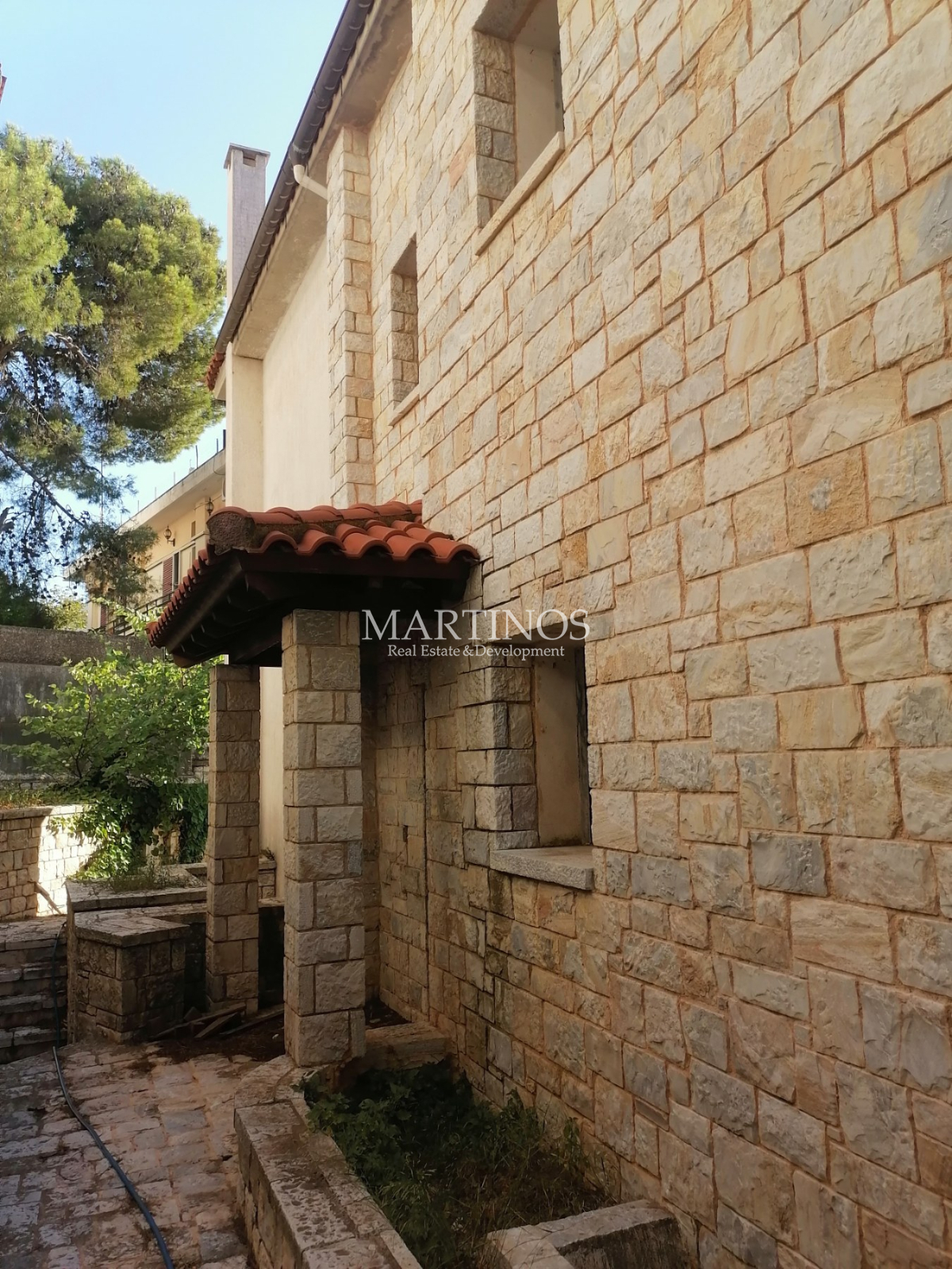 property-img