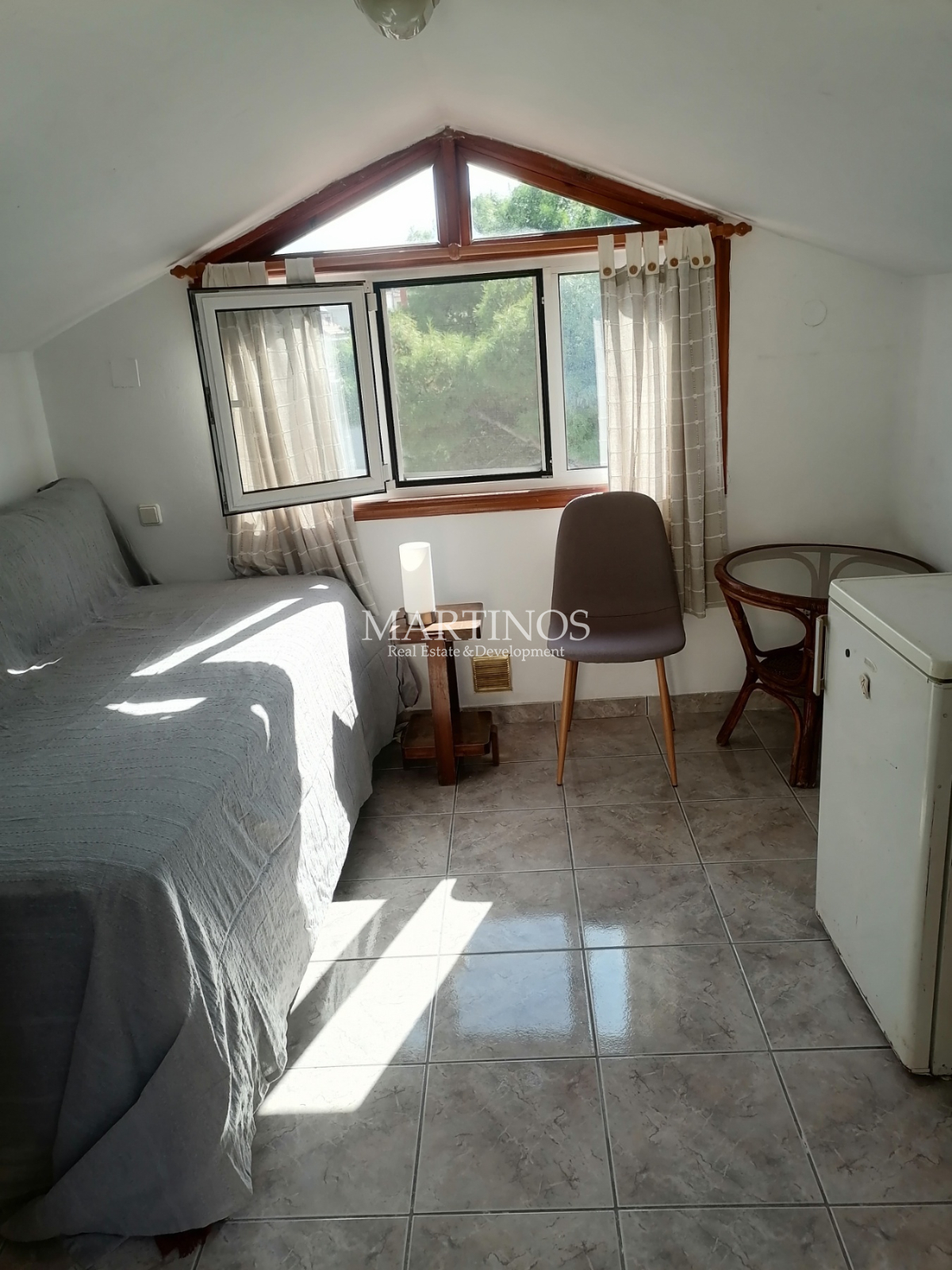 property-img